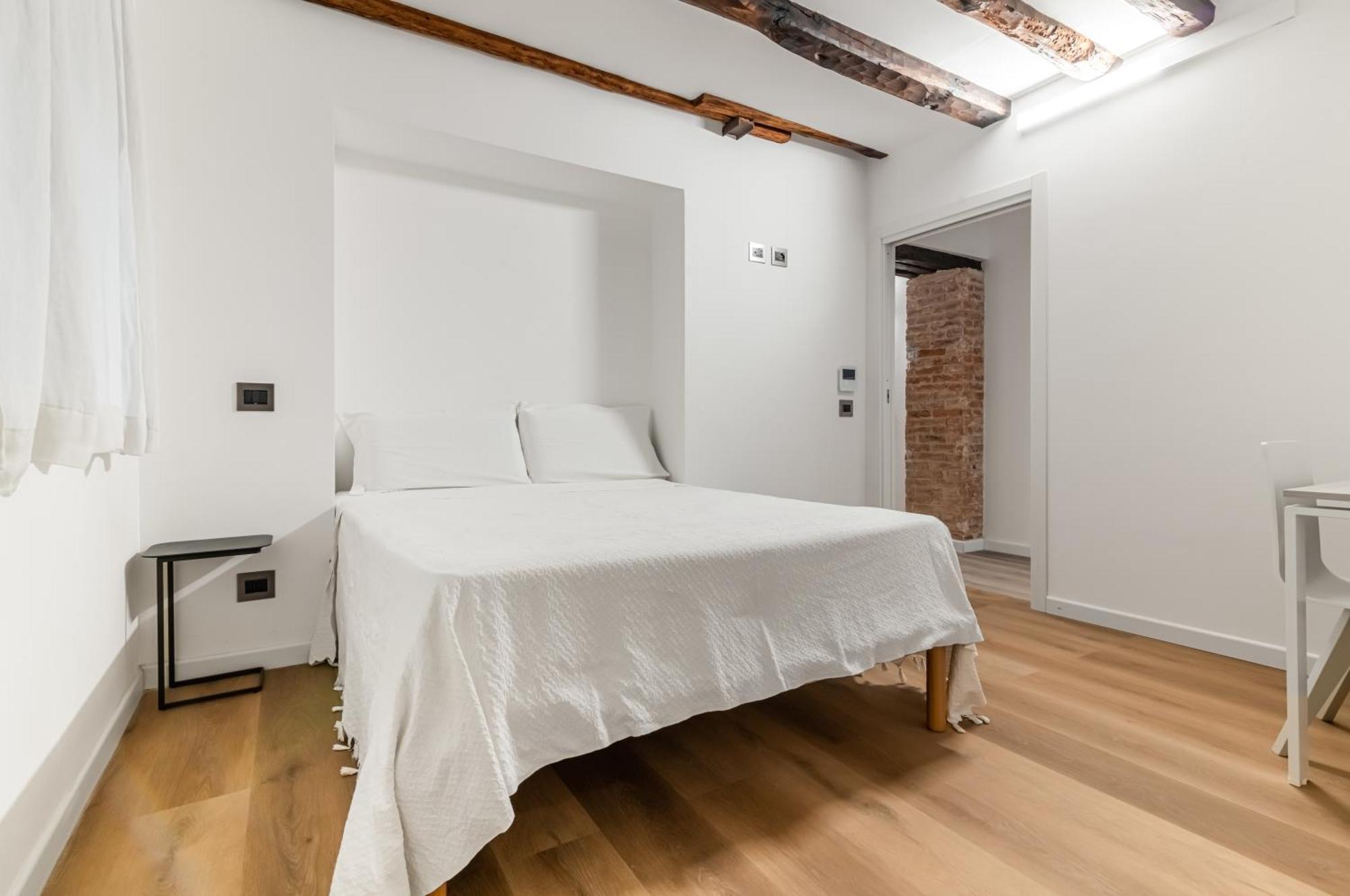 Piazza Indipendenza Loft & Rooms Palermo Bagian luar foto