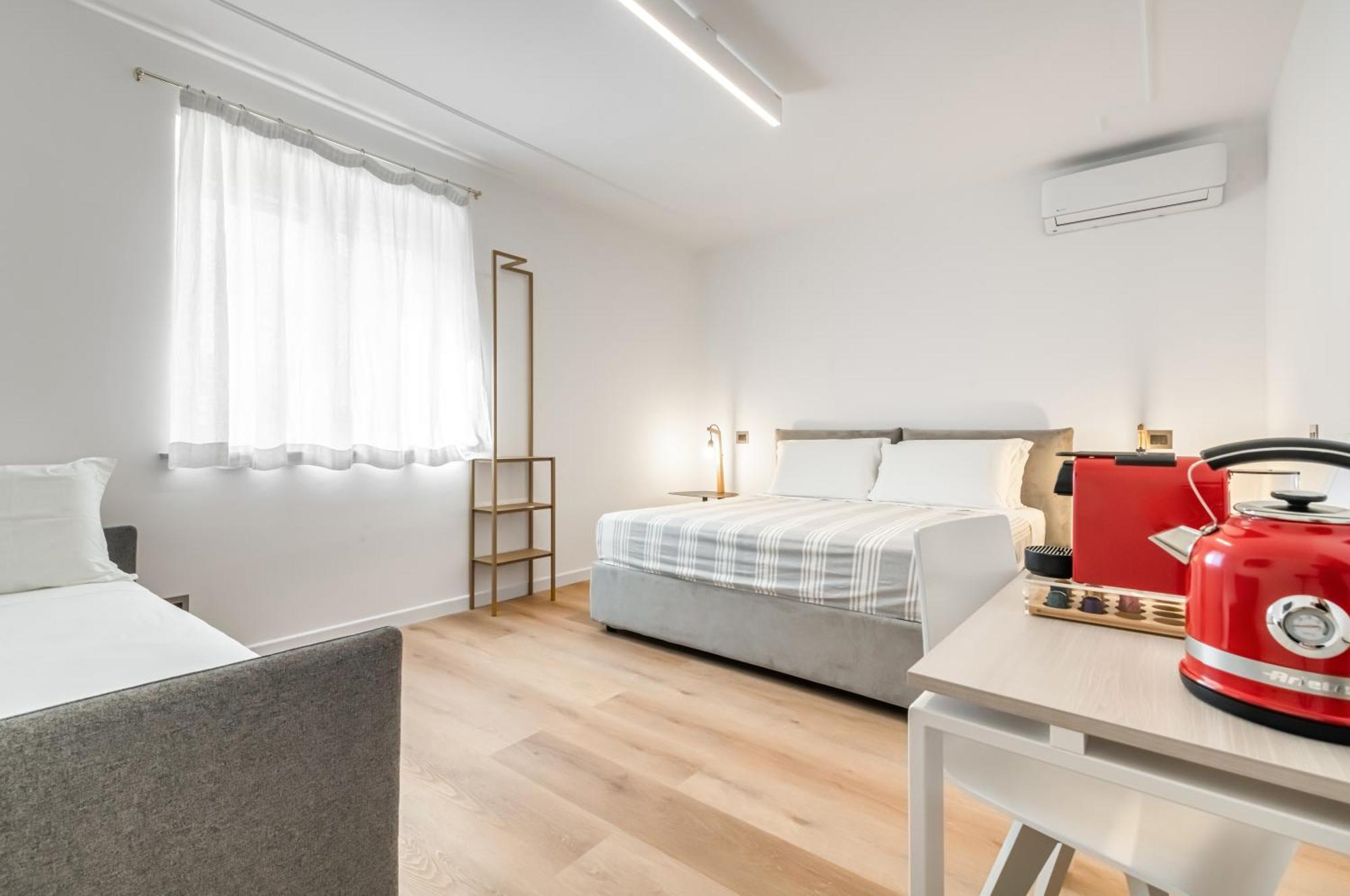Piazza Indipendenza Loft & Rooms Palermo Bagian luar foto
