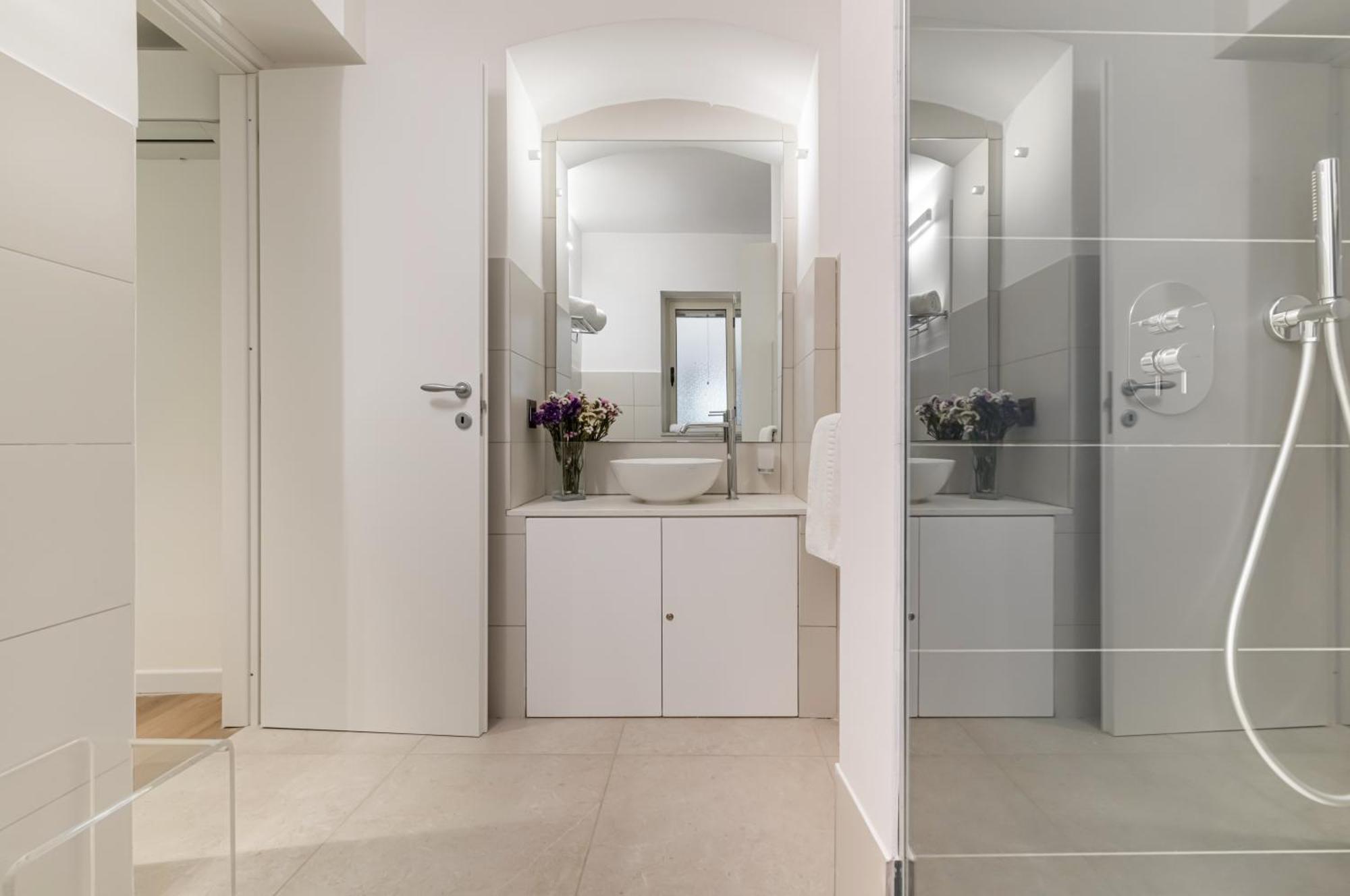 Piazza Indipendenza Loft & Rooms Palermo Bagian luar foto
