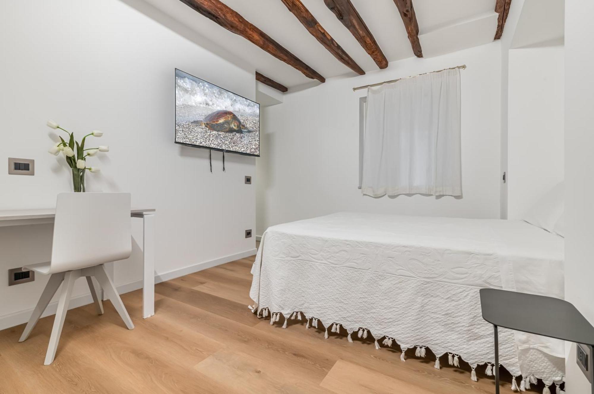 Piazza Indipendenza Loft & Rooms Palermo Bagian luar foto