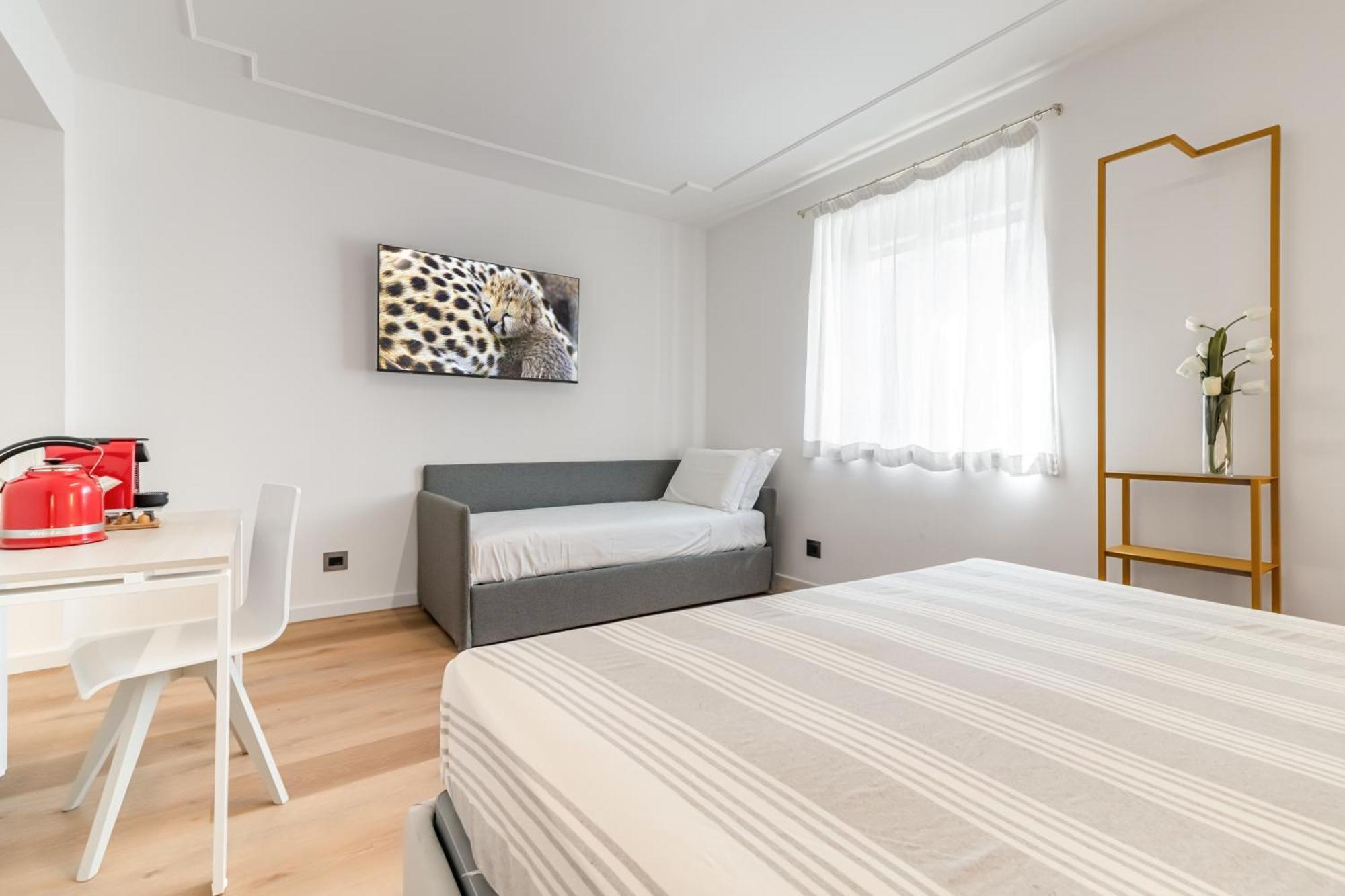 Piazza Indipendenza Loft & Rooms Palermo Bagian luar foto